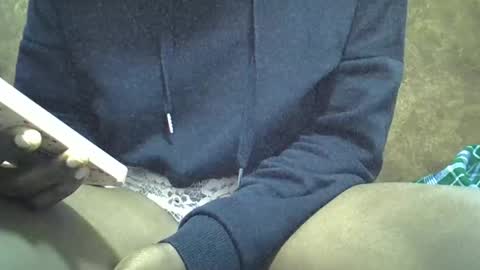 Snapshot of submissive_slut001 chatting on 12.28.24 submissive_slut001 online show from 12.28.24