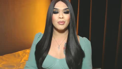 Snapshot of suckablecockoffreya chatting on 01.10.25 JADE ELYSE online show from 01.10.25