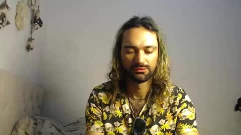 Snapshot of sugarhairy chatting on 10.26.25 sour candy online show from 10.26.25