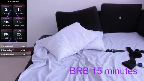 Snapshot of sumeragi_cat chatting on 12.12.24 Nicolle  online show from 12.12.24