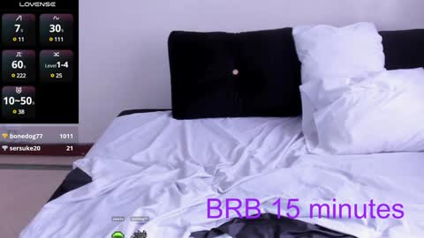 Snapshot of sumeragi_cat chatting on 02.01.25 Nicolle  online show from 02.01.25