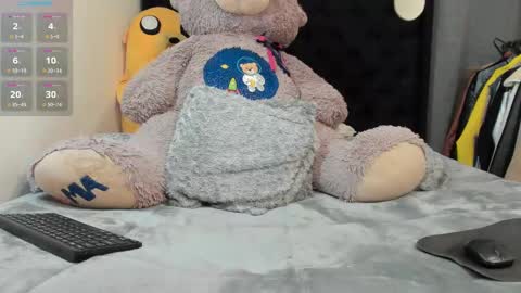 Snapshot of summer_romance chatting on 03.06.25 Andres-tattoos Derek Hairy online show from 03.06.25