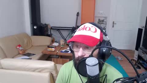 Snapshot of sunbeatshower chatting on 09.10.25 sunbeatshower online show from 09.10.25