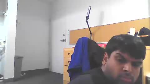 Snapshot of sundoog chatting on 01.05.25 Sundoog online show from 01.05.25