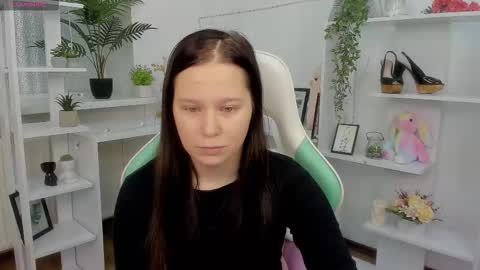 Snapshot of sunny_side_bloom chatting on 11.10.25 Sophia online show from 11.10.25