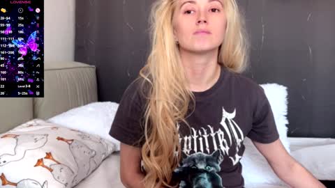 Snapshot of super_peach_stream chatting on 01.28.25 ANNApvt open full info in bio online show from 01.28.25