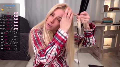 Snapshot of super_peach_stream chatting on 02.05.25 ANNApvt open full info in bio online show from 02.05.25