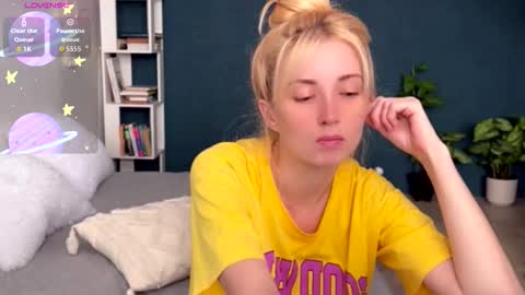 Snapshot of super_peach_stream chatting on 09.09.25 ANNApvt open full info in bio online show from 09.09.25