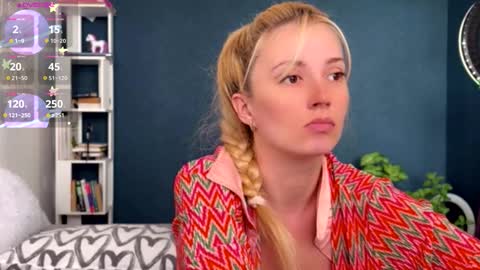 Snapshot of super_peach_stream chatting on 09.19.25 ANNApvt open full info in bio online show from 09.19.25