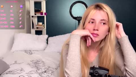 Snapshot of super_peach_stream chatting on 11.01.25 ANNApvt open full info in bio online show from 11.01.25