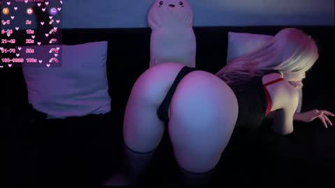 Snapshot of susieevans chatting on 02.23.25 Sue online show from 02.23.25