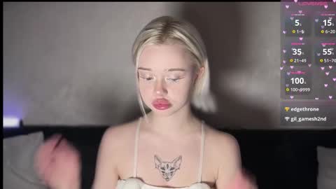 Snapshot of susieevans chatting on 10.19.25 Sue online show from 10.19.25