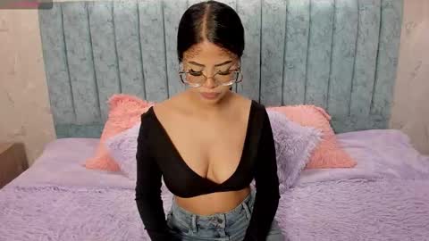 Snapshot of sussan_love01 chatting on 10.28.25 Susan online show from 10.28.25