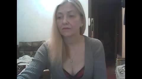 Snapshot of sweet4blonde609 chatting on 12.22.24 sweet4blonde609 online show from 12.22.24