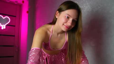 Snapshot of sweet__kitty__11 chatting on 03.08.25 kitty online show from 03.08.25