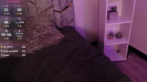 Snapshot of sweet_alexaa_ chatting on 09.20.25 Alexa online show from 09.20.25