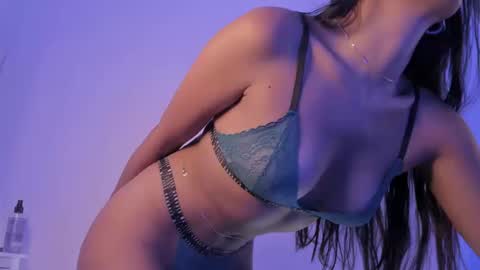 Snapshot of sweet_and_wild05 chatting on 09.23.25 Julieta online show from 09.23.25