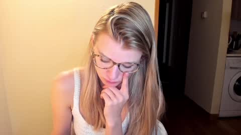 Snapshot of sweet_angel_a chatting on 12.14.24 Ann - your sweet girl online show from 12.14.24