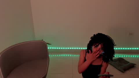 Snapshot of sweet_anie_04 chatting on 12.22.24 Anie online show from 12.22.24