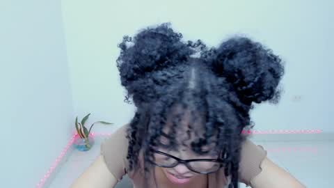 Snapshot of sweet_anie_04 chatting on 12.30.24 Anie online show from 12.30.24