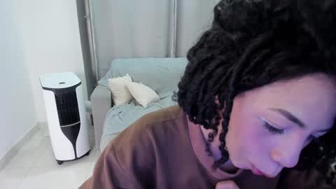 Snapshot of sweet_anie_04 chatting on 02.03.25 Anie online show from 02.03.25