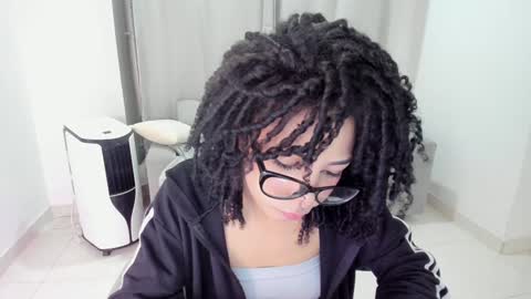 Snapshot of sweet_anie_04 chatting on 02.05.25 Anie online show from 02.05.25