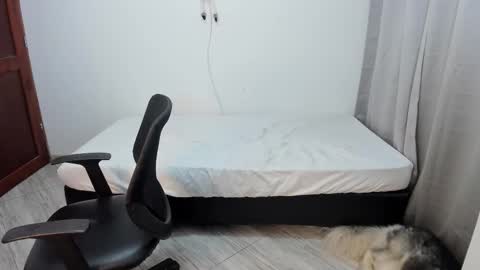 Snapshot of sweet_anie_04 chatting on 11.13.25 Anie online show from 11.13.25