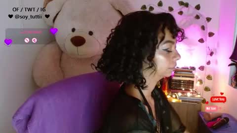 Snapshot of sweet_bluee chatting on 01.27.25 Tutti online show from 01.27.25