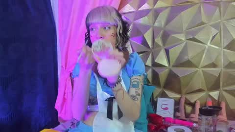  emmili  online show from 12.06.24