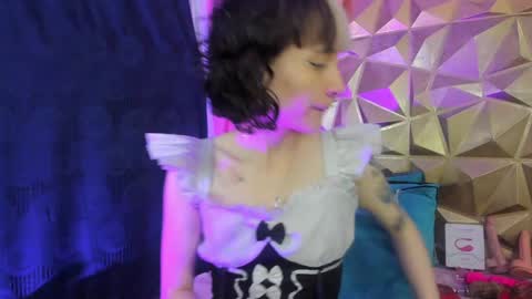  emmili  online show from 12.07.24