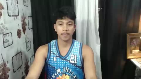 Snapshot of sweet_guyxx chatting on 11.03.25 sweet_guyxx online show from 11.03.25