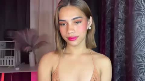 Snapshot of sweet_nikki03 chatting on 11.02.25 sweet_nikki03 online show from 11.02.25