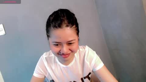 Snapshot of sweet_sirenxx chatting on 12.23.24 Leah online show from 12.23.24