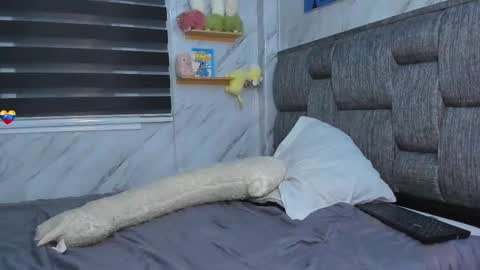 Snapshot of sweet_tits2 chatting on 09.28.25 Isabella online show from 09.28.25