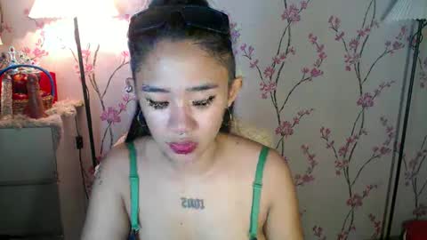Snapshot of sweetdannica chatting on 01.06.25 Danni online show from 01.06.25