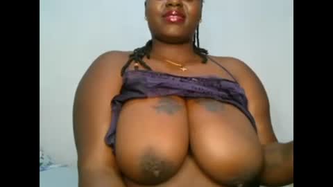 Snapshot of sweetest_snack chatting on 01.14.25 sweetest_snack online show from 01.14.25