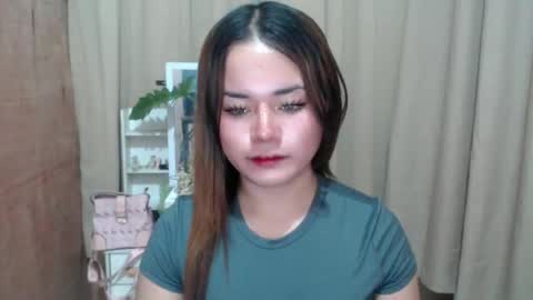 Snapshot of sweethotlove_xoxo chatting on 09.30.25 sweethotlove_xoxo online show from 09.30.25