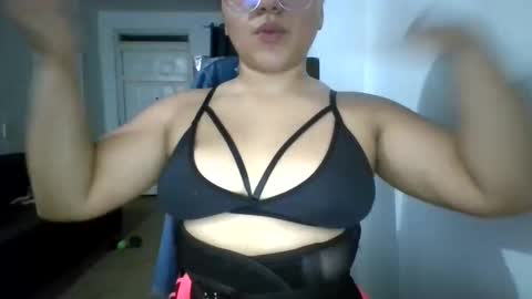 Snapshot of sweetigirl2000 chatting on 10.17.25 Sweetigirl online show from 10.17.25