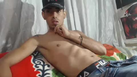 Snapshot of sweetlatinakim chatting on 03.08.25 Camilo online show from 03.08.25