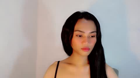 Snapshot of sweetmorena_xox chatting on 10.22.25 Nia online show from 10.22.25