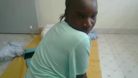 Snapshot of sweetpasion2 chatting on 02.10.25 sweetpasion2 online show from 02.10.25