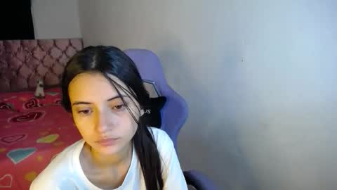 Snapshot of sweetpink1_ chatting on 10.25.25 Caro  Lily online show from 10.25.25