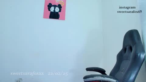 Snapshot of sweetsarafoxxx chatting on 02.22.25 Sara Sofia Libra online show from 02.22.25