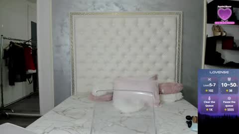 Snapshot of sweetsexangel chatting on 12.02.24 Goddess Allysse online show from 12.02.24