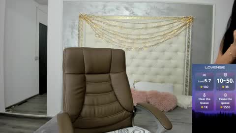 Snapshot of sweetsexangel chatting on 03.02.25 Goddess Allysse online show from 03.02.25