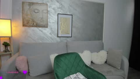 Snapshot of sweetsexangel chatting on 09.10.25 Goddess Allysse online show from 09.10.25