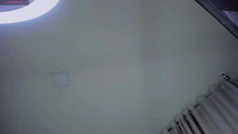 Snapshot of sweett_shinexx chatting on 02.13.25 angel online show from 02.13.25