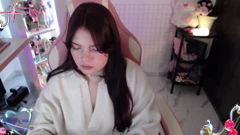 Snapshot of sweettoqui chatting on 12.31.24 Pau online show from 12.31.24