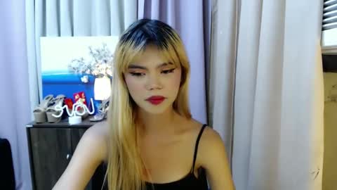 Snapshot of sweetytrannygirlxx chatting on 12.03.24 Megan online show from 12.03.24