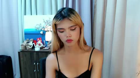 Snapshot of sweetytrannygirlxx chatting on 12.03.24 Megan online show from 12.03.24
